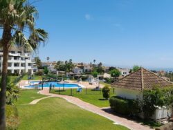 buy luxury golf apartments in Alcaidesa